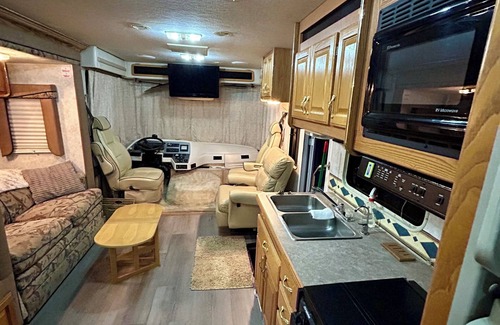 Sicamous House | Class A RV on Tree Streets