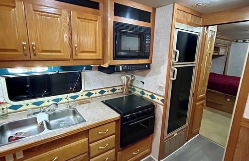 Sicamous House | Class A RV on Tree Streets