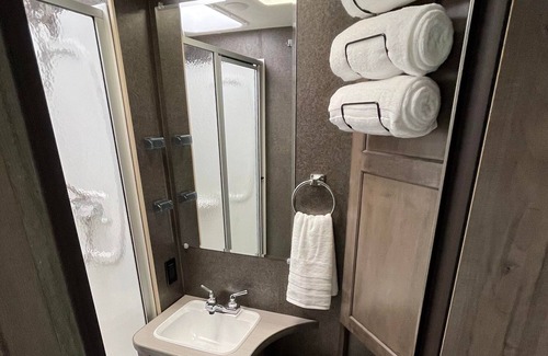 Seymour House | Class-C Smoky Mtn Adventure - 2016 Winnebago Spirit (aka Minnie Winnie)