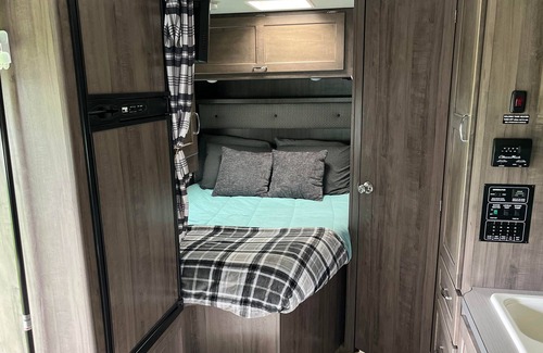 Seymour House | Class-C Smoky Mtn Adventure - 2016 Winnebago Spirit (aka Minnie Winnie)