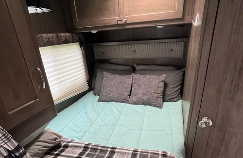 Seymour House | Class-C Smoky Mtn Adventure - 2016 Winnebago Spirit (aka Minnie Winnie)