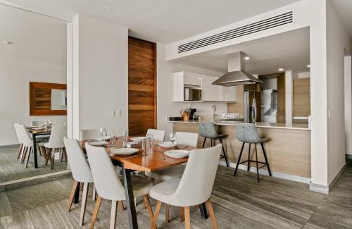 Zona Hotelera Apartment | Classic 2BR Condo pool near beach