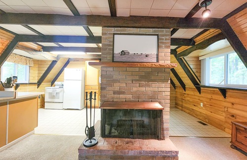 Sears Cabin | Classic A-Frame | River, Fireplace, Kayaks & Tubes