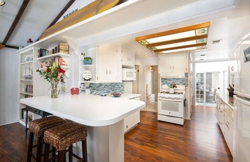 Balboa Island House | Classic Beach House 1 block off the Main Drag!