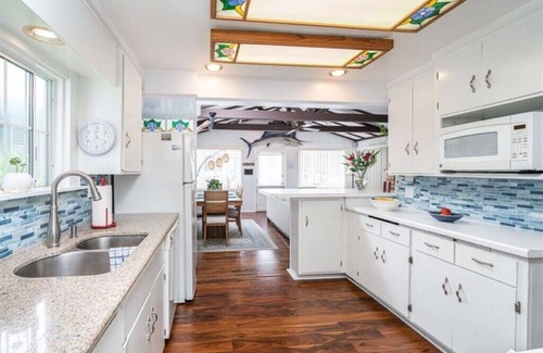 Balboa Island House | Classic Beach House 1 block off the Main Drag!