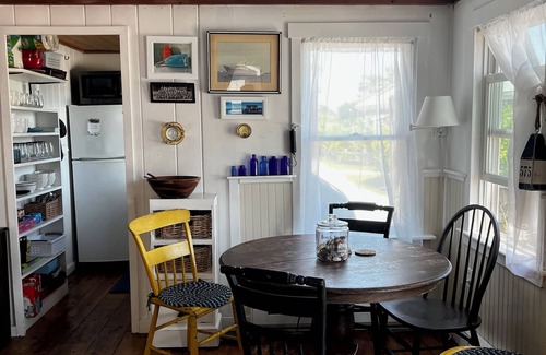 Wellfleet Cottage | Classic Cape Cod Beach Cottage Steps to Private Beach or Stroll to Town! A/C !
