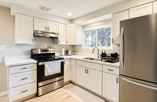 Shoreline House | Classic Charm Meets Modern Comfort Home
