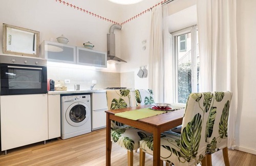 Santissima Annunziata Apartment | Classic flat by Liberty Square & Savonarola Square