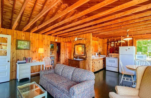 Saint George Cottage | Classic home overlooking the St. George River with deck & great views