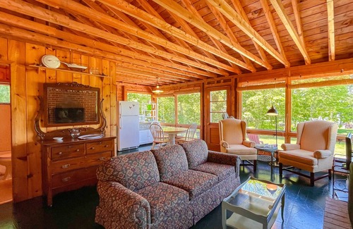 Saint George Cottage | Classic home overlooking the St. George River with deck & great views