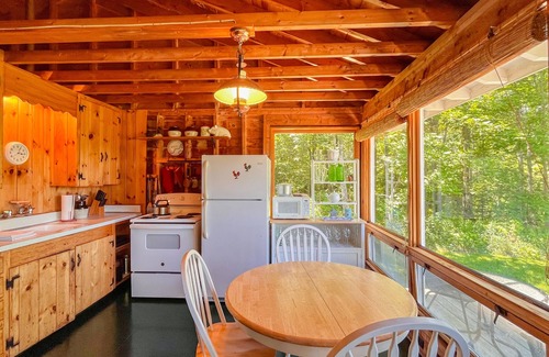 Saint George Cottage | Classic home overlooking the St. George River with deck & great views