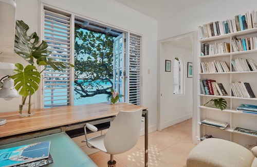 Port Antonio Villa | Classic seafront three-bedroom villa in tranquil, stunning San San, Port Antonio