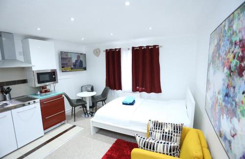 Thamesmead East Apartment | Classic Studio Lytham Up London