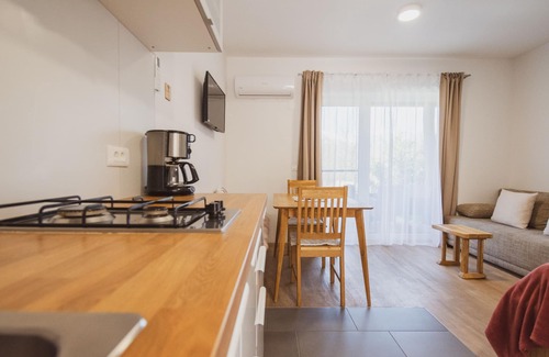 Visoko Apartment | Classic Studio with Patio