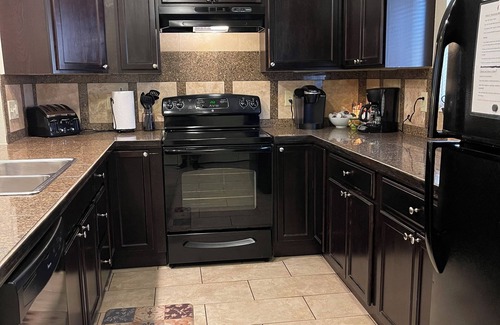 Berkley House | Classy 3 bdrm Great reviews! Awesome Denver Location Only 5 mins to every hi-way