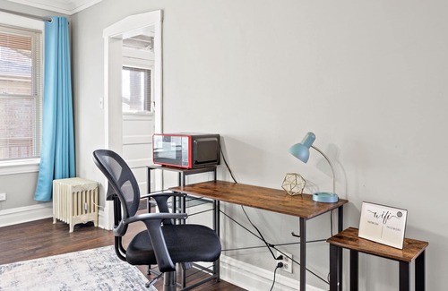 Berwyn Apartment | Classy Apt/Comfy Beds/25mins to ORD>MDW>DT>HOSP