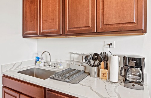 Berwyn Apartment | Classy Apt/Comfy Beds/25mins to ORD>MDW>DT>HOSP