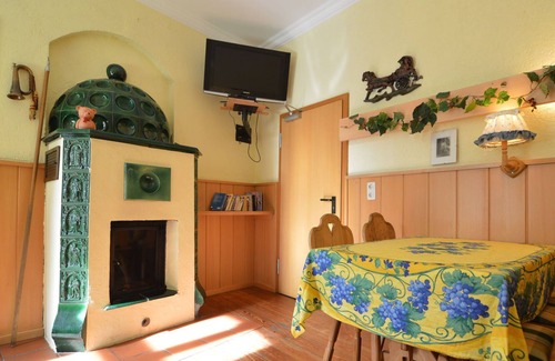 Uerzig House | Classy Holiday Home in Ürzig near Forest