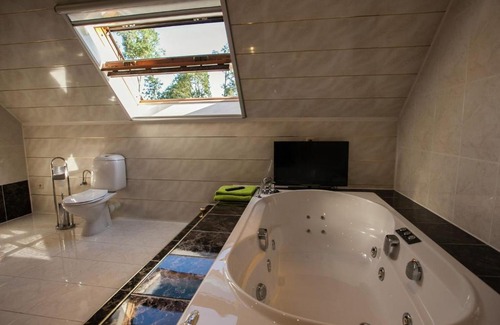 Zedelgem House | Classy Holiday Home in Aartrijke with Private Swimming Pool