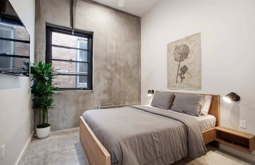 South 7th Ward Bed & Breakfast | Claudia Hotel - Unit 3 Sense of Calm and Relaxation, Walking Distance