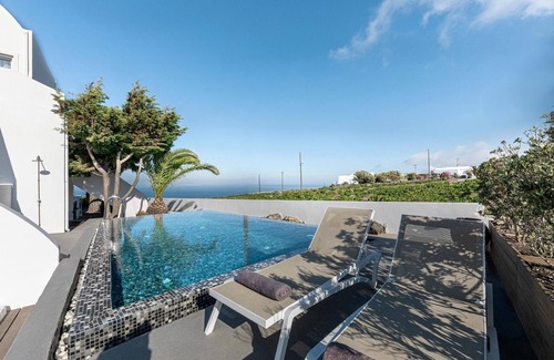 Imerovigli Villa | Clay Suite with private heated pool and sea view by Caldera Houses