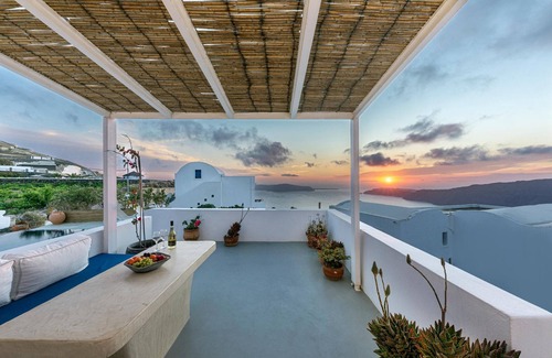 Imerovigli Villa | Clay Suite with private heated pool and sea view by Caldera Houses