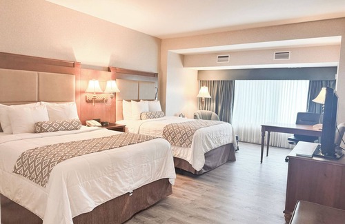 Downtown Hotel | Clayton Plaza Hotel & Extended Stay