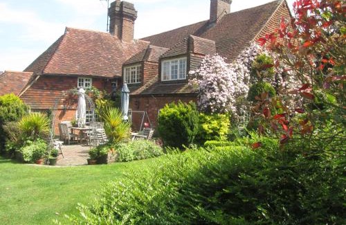 Hassocks Bed & Breakfast | Clayton Wickham Farmhouse