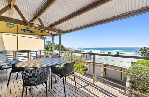 Point Lookout Apartment | Claytons 10 | 4 bed, 2 bath, Cylinder beachfront