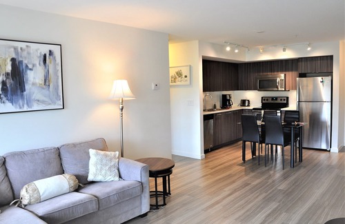 North Glenmore Condo | Clean and Cozy 3-Bedroom Condo Next to UBCO