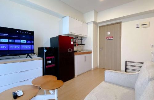 East Jakarta Apartment | Clean and Homey 2BR at Meikarta Apartment By Travelio