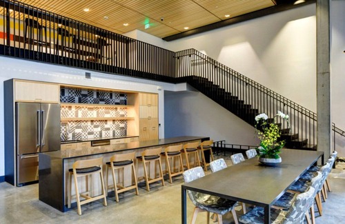 Wilburton Apartment | Clean Bellevue 1BR w/Lounge, Rooftop & Gym, nr Shops, by Blueground