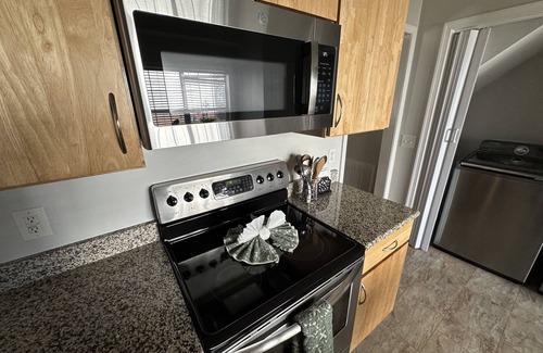 Lexington House | Clean, Comfortable, Safe & Quiet Location.