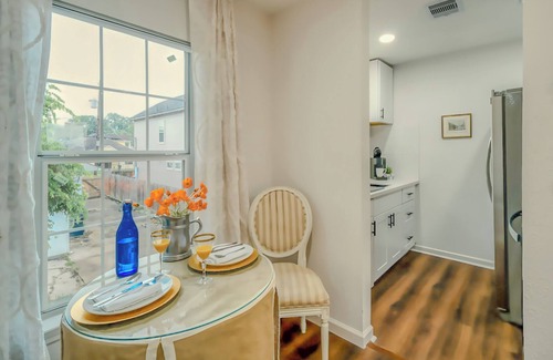 Greater East End House | Clean & Cozy Guest Suite Near U of H