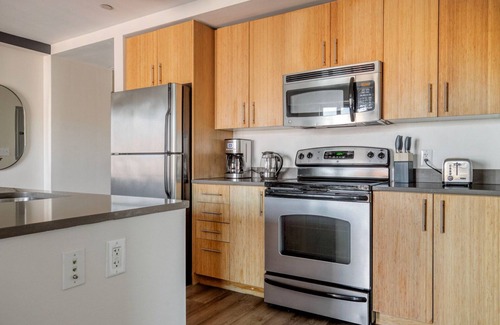 East Cambridge Apartment | Clean East Cambridge 1BR w/Gym & W/D, near T Stop