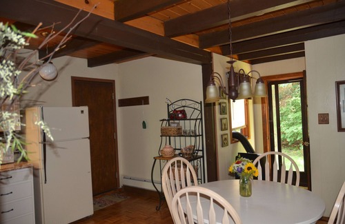 Bairdford Cabin | Clean, Fox Chapel Area, 20 Minutes from Downtown Pittsburghn