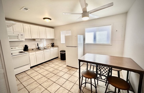 Southeast Colorado Springs Apartment | Clean Modern Eastside Colorado Springs Apartment Delta