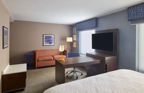 Smithfield Hotel | Clean, Quiet Room with Swimming Pool and Gym – Near Bryant University