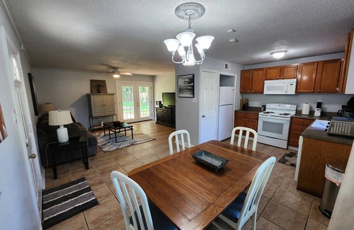 Kreole House | Clean, Spacious, 3BR 2BA, Handicap Access