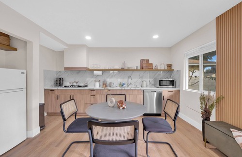 South San Gabriel House | Clean Stylish 2 Beds free parking for Small groups