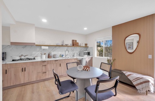 South San Gabriel House | Clean Stylish 2 Beds free parking for Small groups