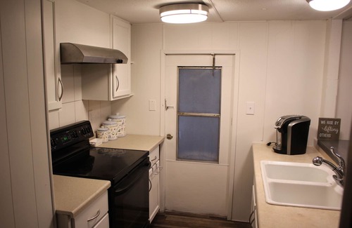 Columbia House | Clean, Updated, Budget Friendly & a little Quirky