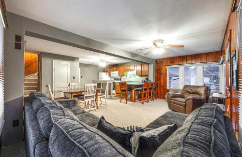 Clear Lake House | Clear Lake Vacation Rental Walk to City Beach!