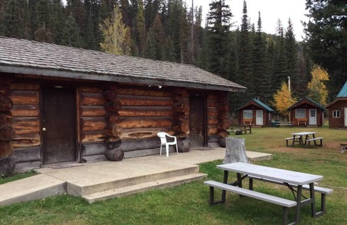 West Glacier Cabin | Clear Sky Resorts Deluxe Cabin