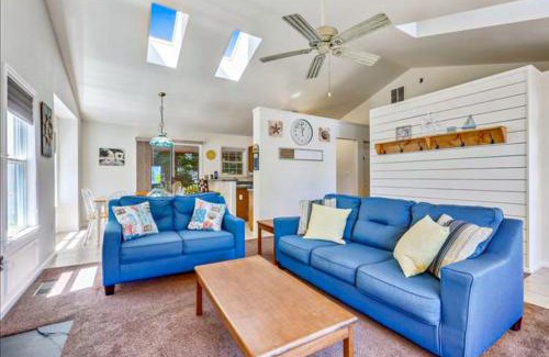 Clearwater House | Clearwater - 33718 East Hampton Ln