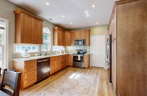 Clearwater House | Clearwater Home Close to the Beach w/Shared Pool, Private Washer/Dryer
