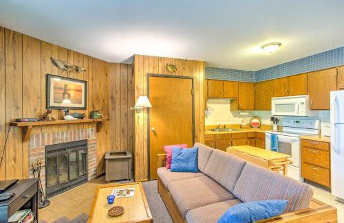 Annandale House | Clearwater Lake Getaway with Shared Pool and Boat Dock