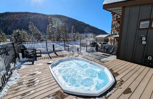 Lakeside Village House | Clearwater Lofts Bldg 2 302 by SummitCove Lodging