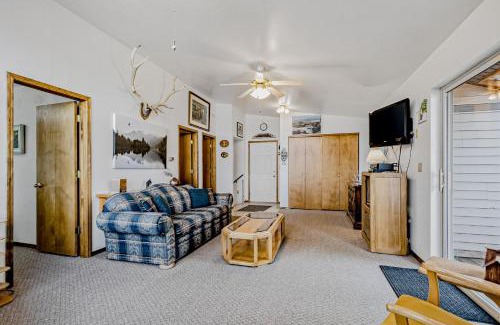 Worley House | Cleland Bay Waterfront Cabin