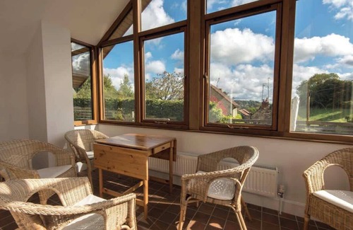 Limpley Stoke House | Clematis Cottage - Idyllic Village close to Bath